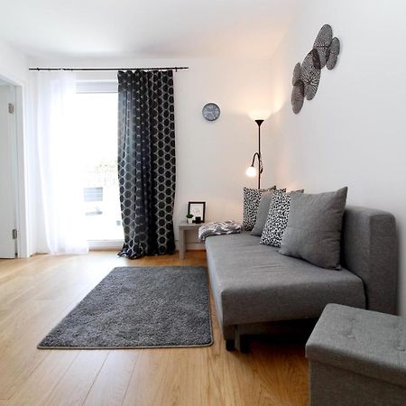 Modern Balcony Apartment With Pool Close To Lake In "Donaustadt" Wien Exterior foto