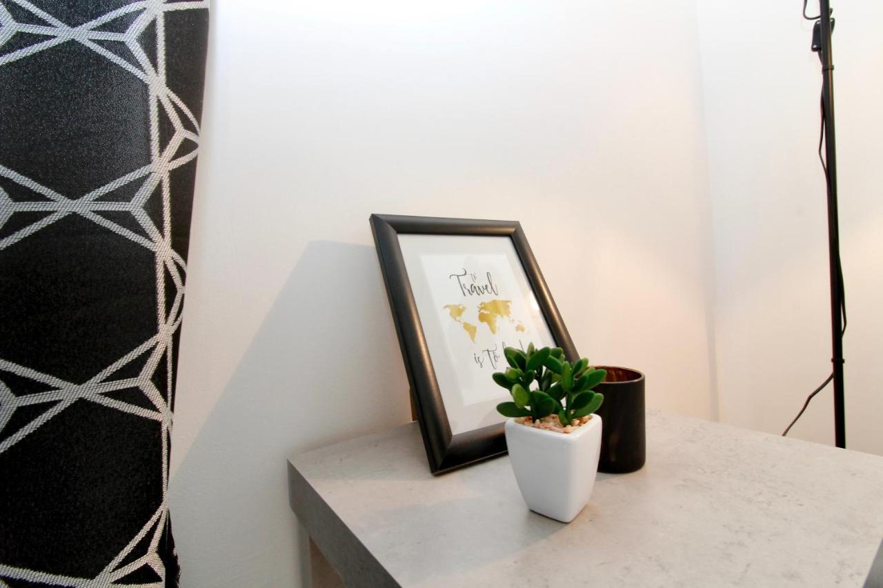 Modern Balcony Apartment With Pool Close To Lake In "Donaustadt" Wien Exterior foto