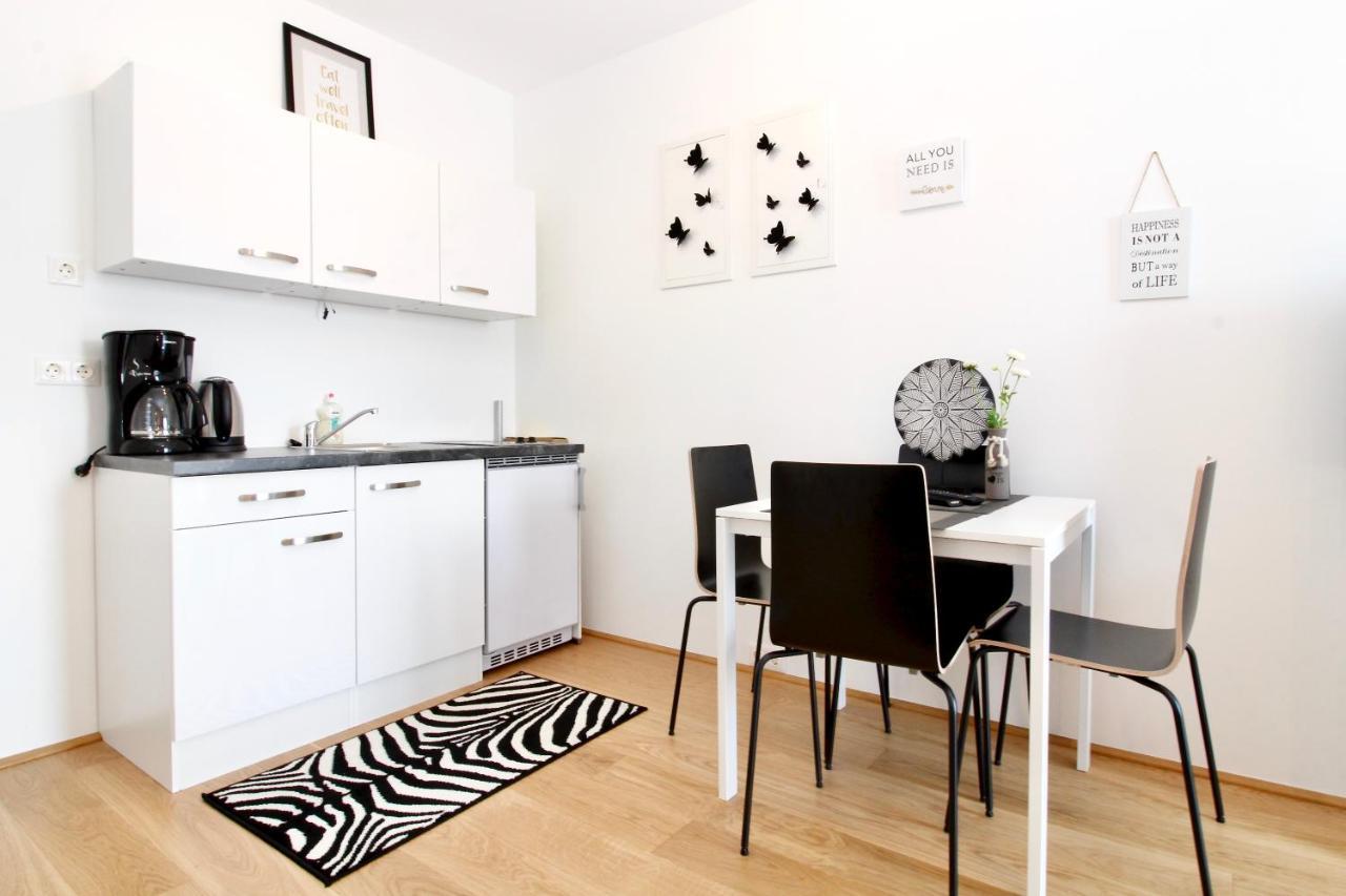 Modern Balcony Apartment With Pool Close To Lake In "Donaustadt" Wien Exterior foto