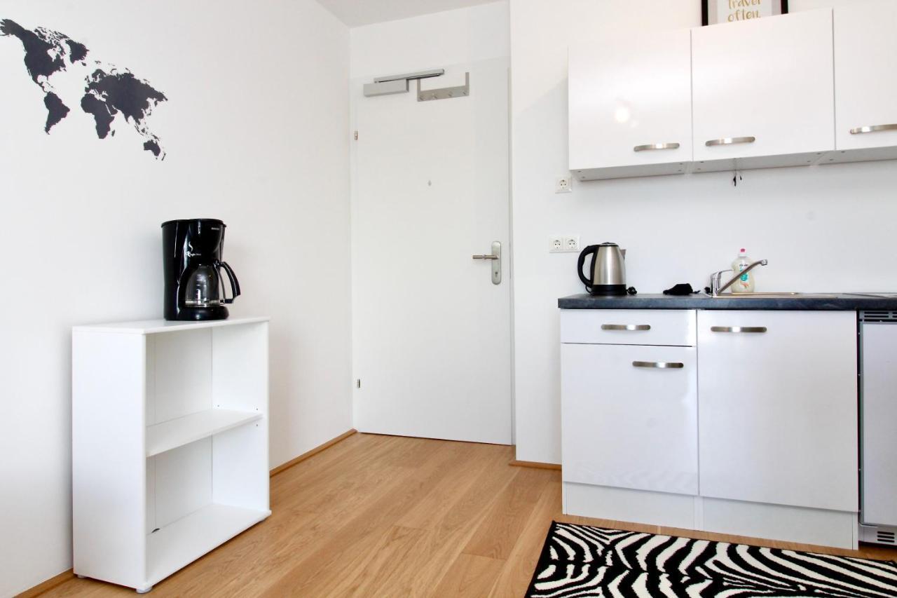 Modern Balcony Apartment With Pool Close To Lake In "Donaustadt" Wien Exterior foto