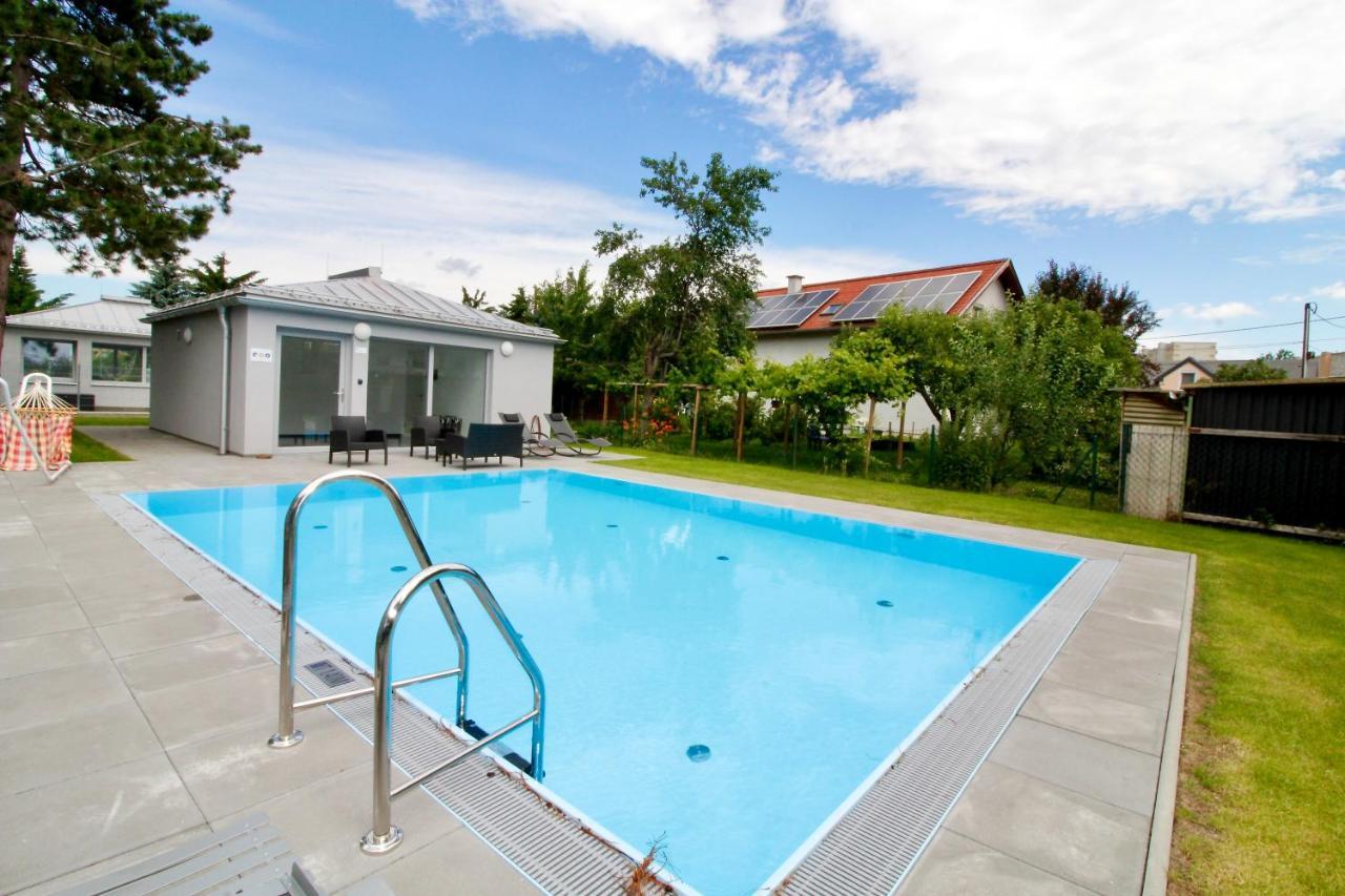 Modern Balcony Apartment With Pool Close To Lake In "Donaustadt" Wien Exterior foto